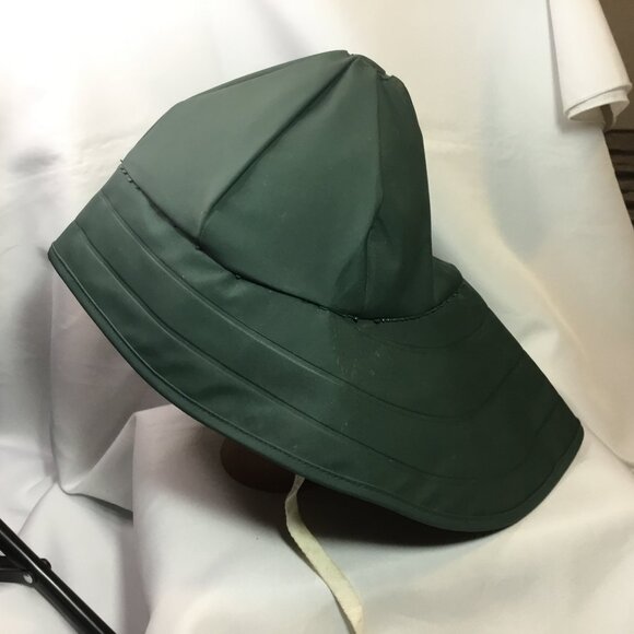 Dutch Harbor Gear Souwester Rain Hat Fisherman Cap Green, Size XL - Picture 1 of 6